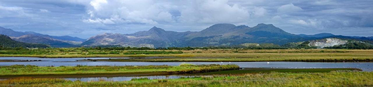 Bryn Goleu, Mersey Street, Borth-y-gest Holiday home