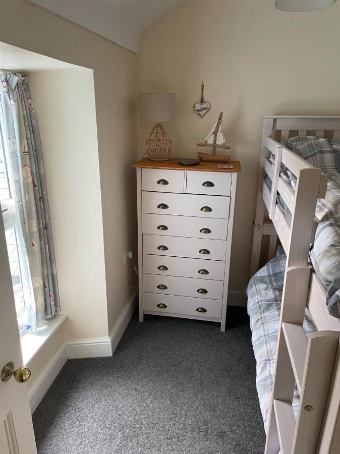 Bryn Goleu, Mersey Street, Borth-y-gest Holiday home *